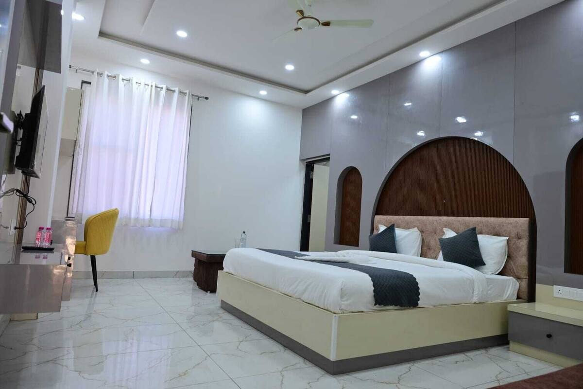 Luxury Double Room, City View | Free WiFi