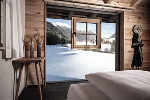 Chalet, 1 Bedroom, Mountain View | In-room safe, blackout drapes, soundproofing, iron/ironing board