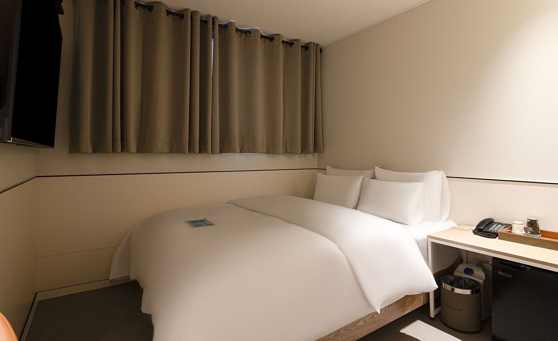 Standard Double Room | Individually decorated, individually furnished, free WiFi