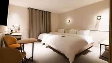 Habitación Deluxe con 2 camas individuales | Decoración personalizada, muebles diferentes y wifi gratis