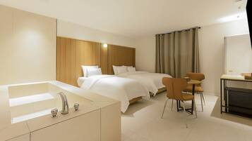 Suite (Twin) | Individually decorated, individually furnished, free WiFi