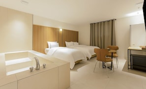 Suite (Twin) | Decoración personalizada, muebles diferentes y wifi gratis 