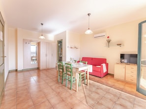Apartment, 1 Bedroom, Balcony, Pool View | Living room - Modern House in Santa Teresa Gallura (Santa Teresa di Gallura)