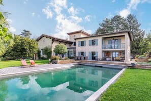 Pool - L’Intemporel – Bright family home with exceptional pool and view (Limonest)
