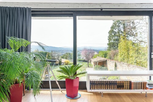 Le Cerf - House with view and swimming pool