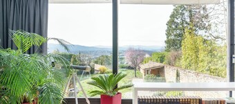 Le Cerf - House with view and swimming pool