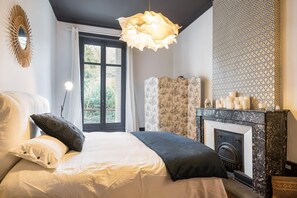 5 bedrooms, iron/ironing board, WiFi, bed sheets - Le Manoir Amazing Hotel Particulier with garden and pool (Collonges-au-Mont-d'Or)