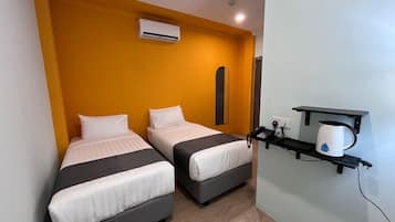 Bureau, espace de travail pour ordinateur portable, Wi-Fi gratuit