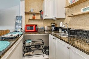 Apartment (0 Bedroom) | Interior - Relax & Explore! Tranquil Sarasota Unit Near Beach (Sarasota)