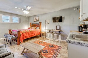 Apartment (0 Bedroom) | Interior - 1 Mi to Ruidoso Winter Park! Studio w/ Pool Access (Alto)