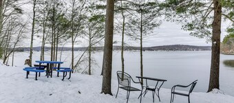 All-season Lake Wallenpaupack Condo w/ Views