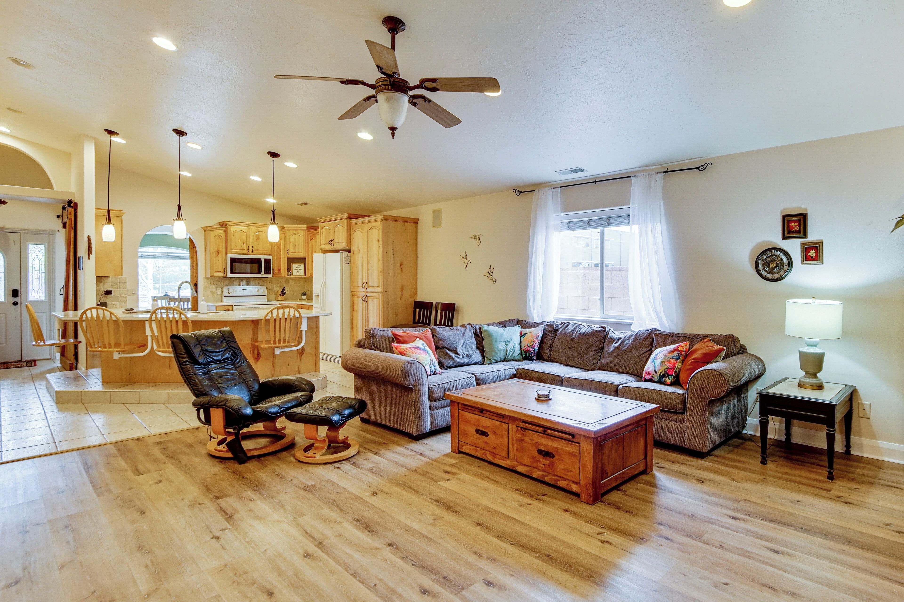 House (3 Bedrooms) | Interior