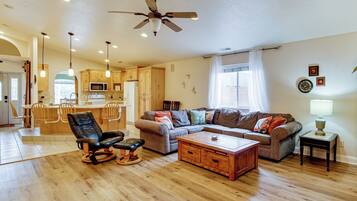 House (3 Bedrooms) | Interior