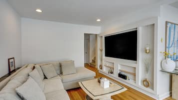 Rumah (3 Bedrooms) | Bagian depan properti