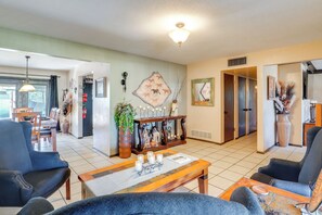 Interior - Half-mi to Loop Access! Private Tucson Hideaway (Tucson)