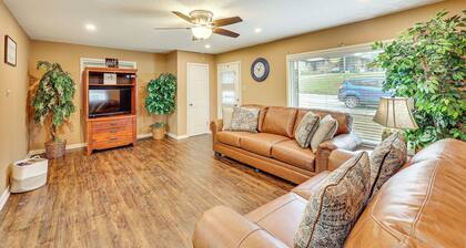 4 Mi to Little Rock River Market! Family Getaway