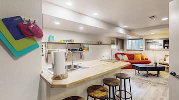 Apartment (1 Bedroom) | Interior