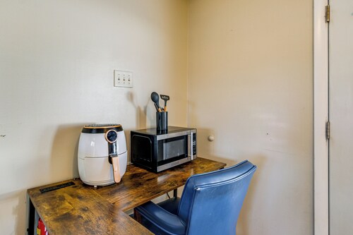 Commuter-friendly Studio Near DC & Alexandria!