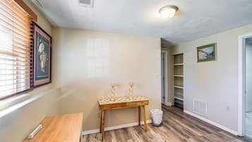 Apartment (0 Bedroom) | Bahagian dalam