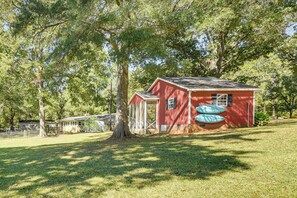 House (2 Bedrooms) | Interior - Lakeside Cedar Pines Bungalow 5 Mi to Main St! (Lancaster)