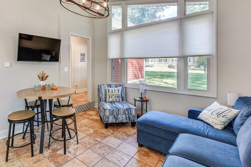 Lakeside Cedar Pines Bungalow 5 Mi to Main St!