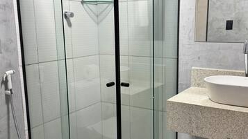 Comfort Studio, Pets Allowed, City View | Bathroom | Shower, towels