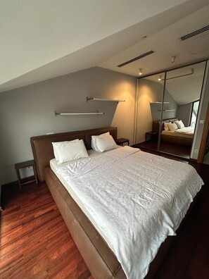 Deluxe Duplex, City View | Iron/ironing board, free WiFi - Cozy Penthouse in Elysium (İstanbul)