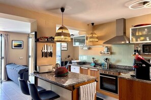 Private kitchen - Four Storey Finca Infinity Pool Mountain Views optional separate apartment (Malaga Province)