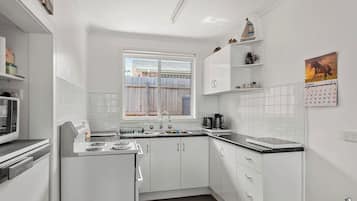 Fridge, microwave