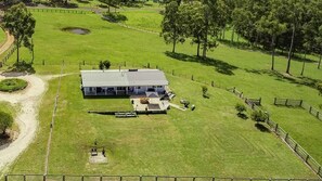 المنشأة من الخارج