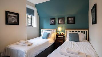 7 bedrooms, iron/ironing board, free WiFi, bed sheets