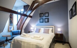 7 slaapkamers, een strijkplank/strijkijzer, reisbedje, gratis wifi