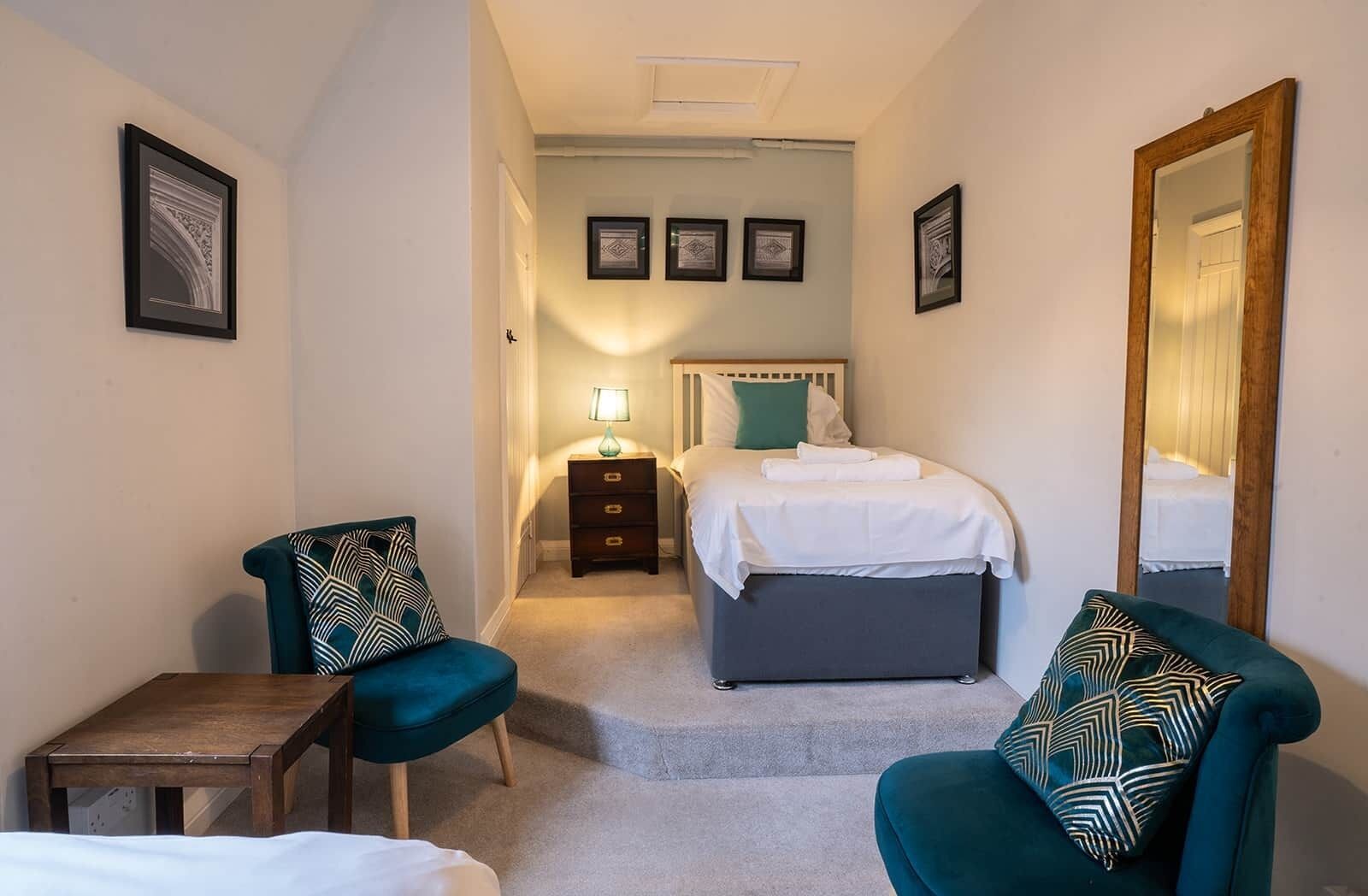 7 bedrooms, iron/ironing board, free WiFi, bed sheets