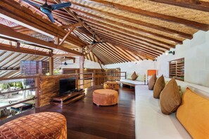 Smart TV, stereo, printers - Bali - Private 3 Bedroom Villa Near Double Six Beach Seminyak (Kecamatan Kuta)