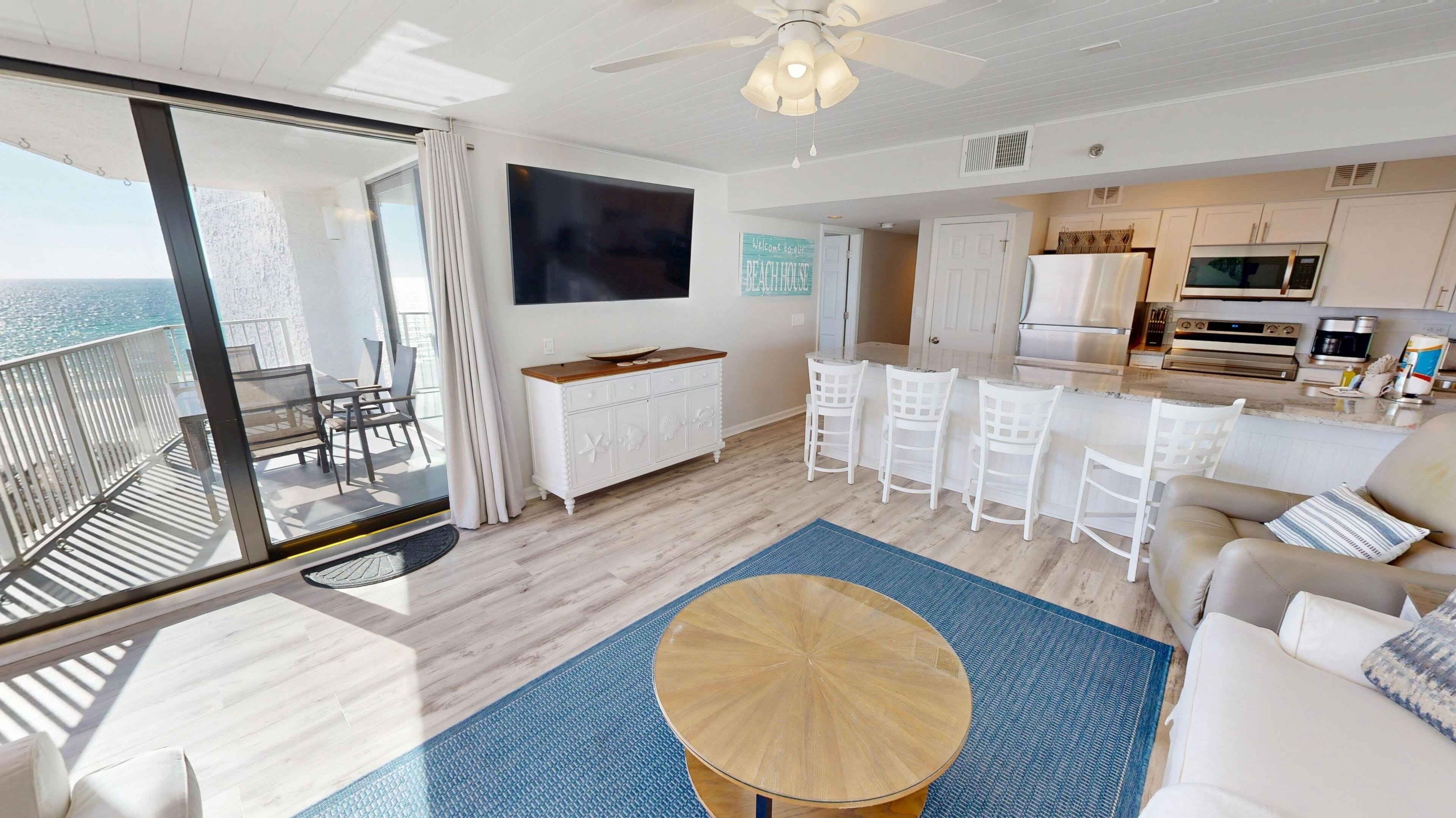 Condo, 2 Bedrooms | Living area