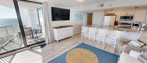 Condo, 2 Bedrooms | Living area