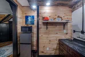 Studio | Interior - Rustic Ky Retreat, Columbia House Unit B Apts (Somerset)
