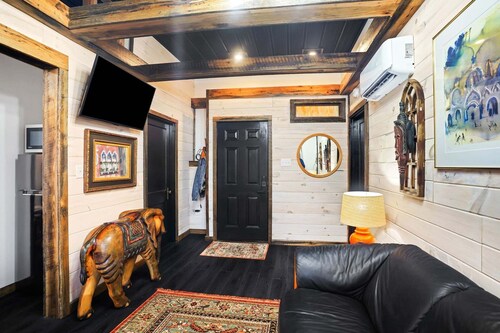 Mid Century Escape, Columbia House Unit C 1 Bedroom Apts