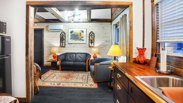 Apartment, 1 Bedroom | Living area | Smart TV, streaming services