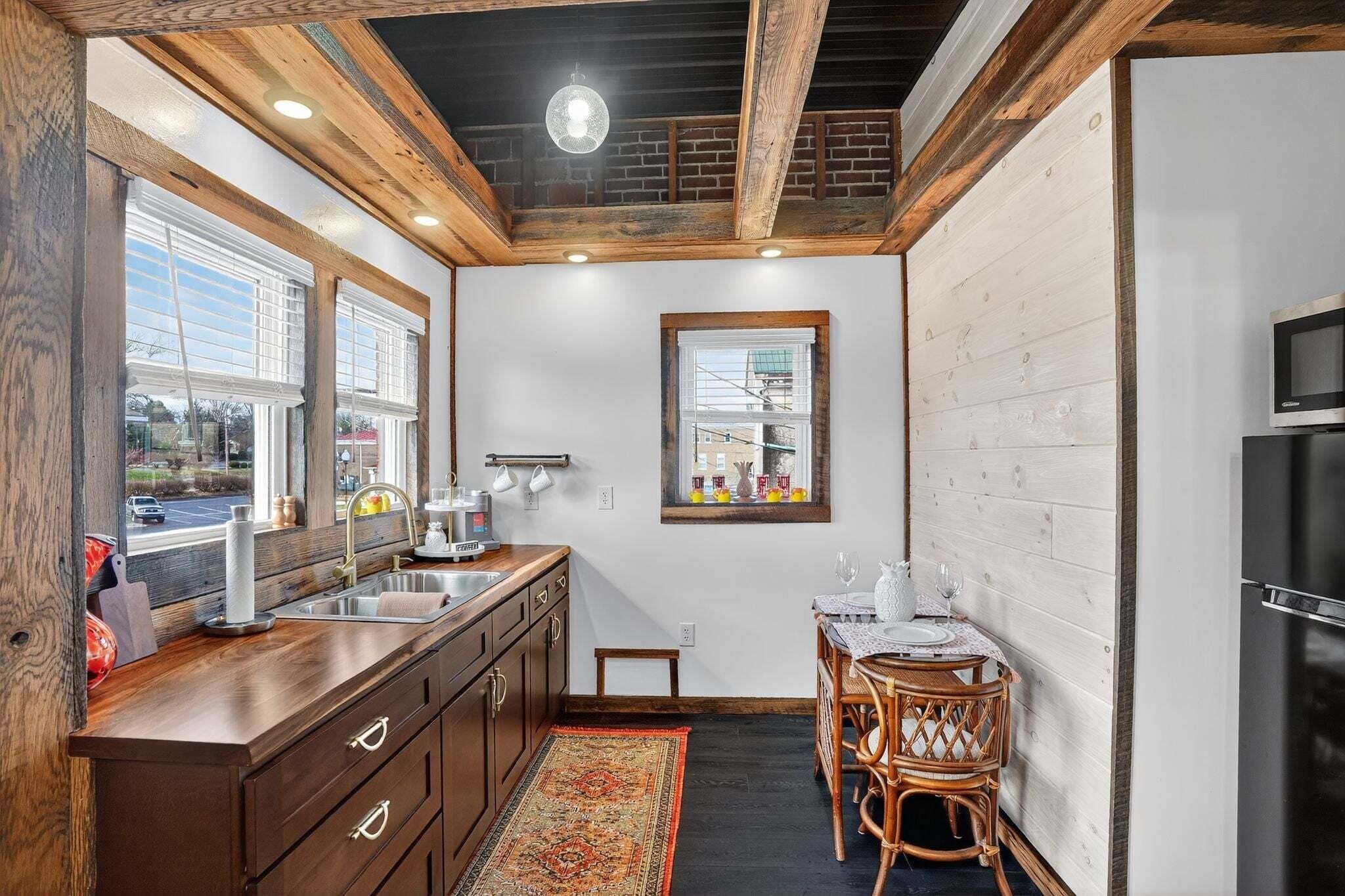 Apartment, 1 Bedroom | Private kitchen | Fridge, coffee/tea maker, toaster