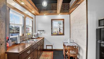 Apartment, 1 Bedroom | Private kitchen | Fridge, coffee/tea maker, toaster