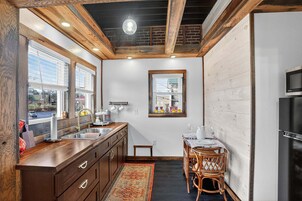 Apartamento, 1 quarto | Cozinha privada | Geladeira, cafeteira/chaleira, torradeira