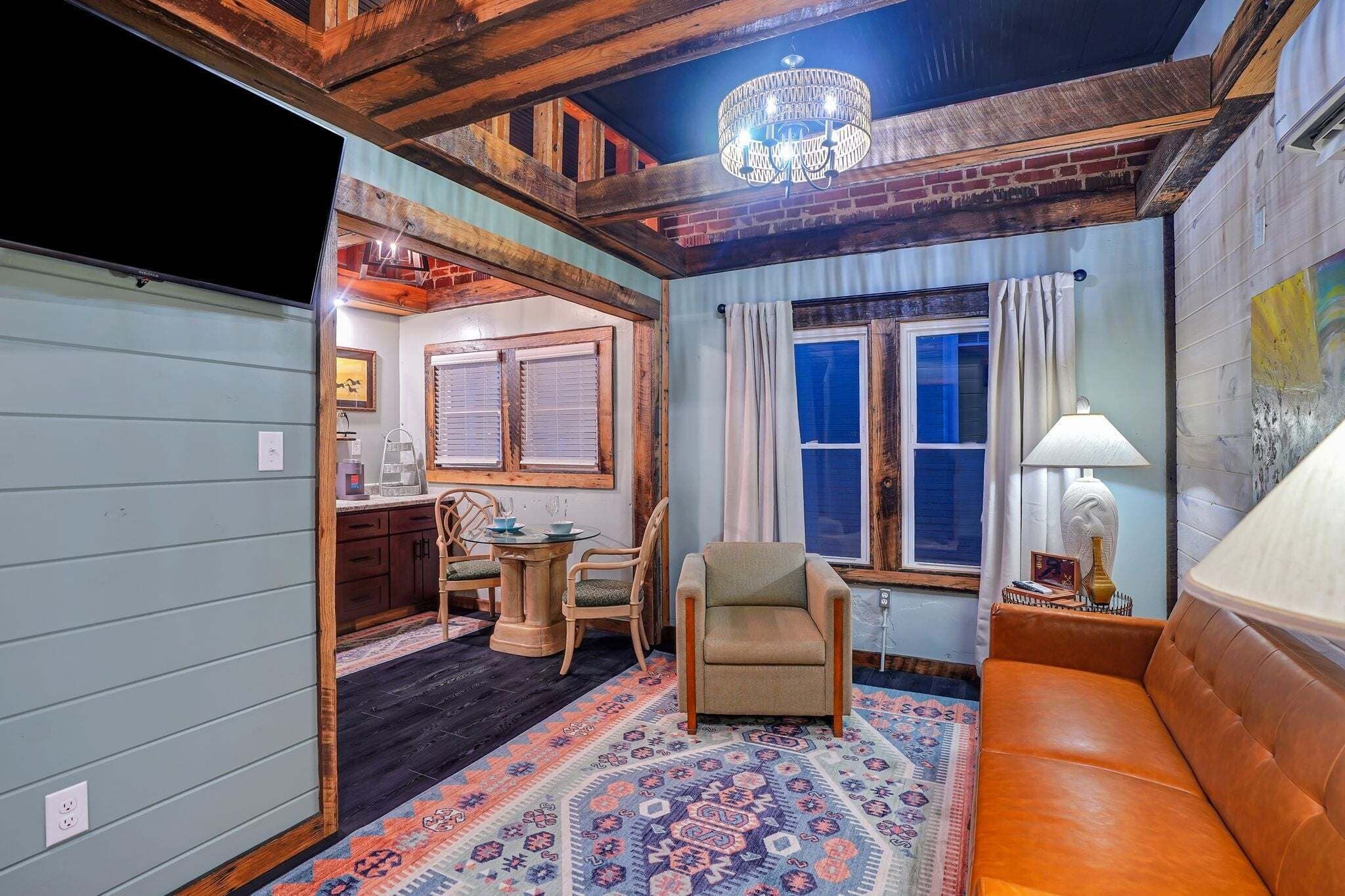 Apartment, 1 Bedroom | Living area | Smart TV, streaming services