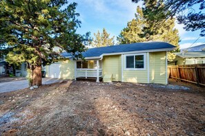 Exterior - 1821 Arrowhead 2 Bedroom Home (South Lake Tahoe)