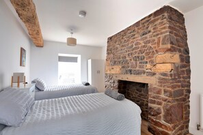 4 Schlafzimmer, Bügeleisen/Bügelbrett, kostenloses WLAN, Bettwäsche