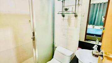 Comfort Condo, 1 Bedroom, Balcony | Bathroom | Shower, free toiletries, bidet, towels