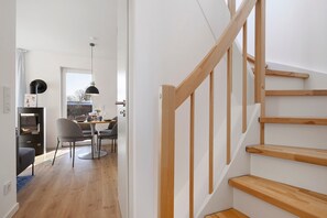 Interior - Holiday Home 'Meeresbrise' with Lake View, Private Terrace and Wi-Fi (Butjadingen)