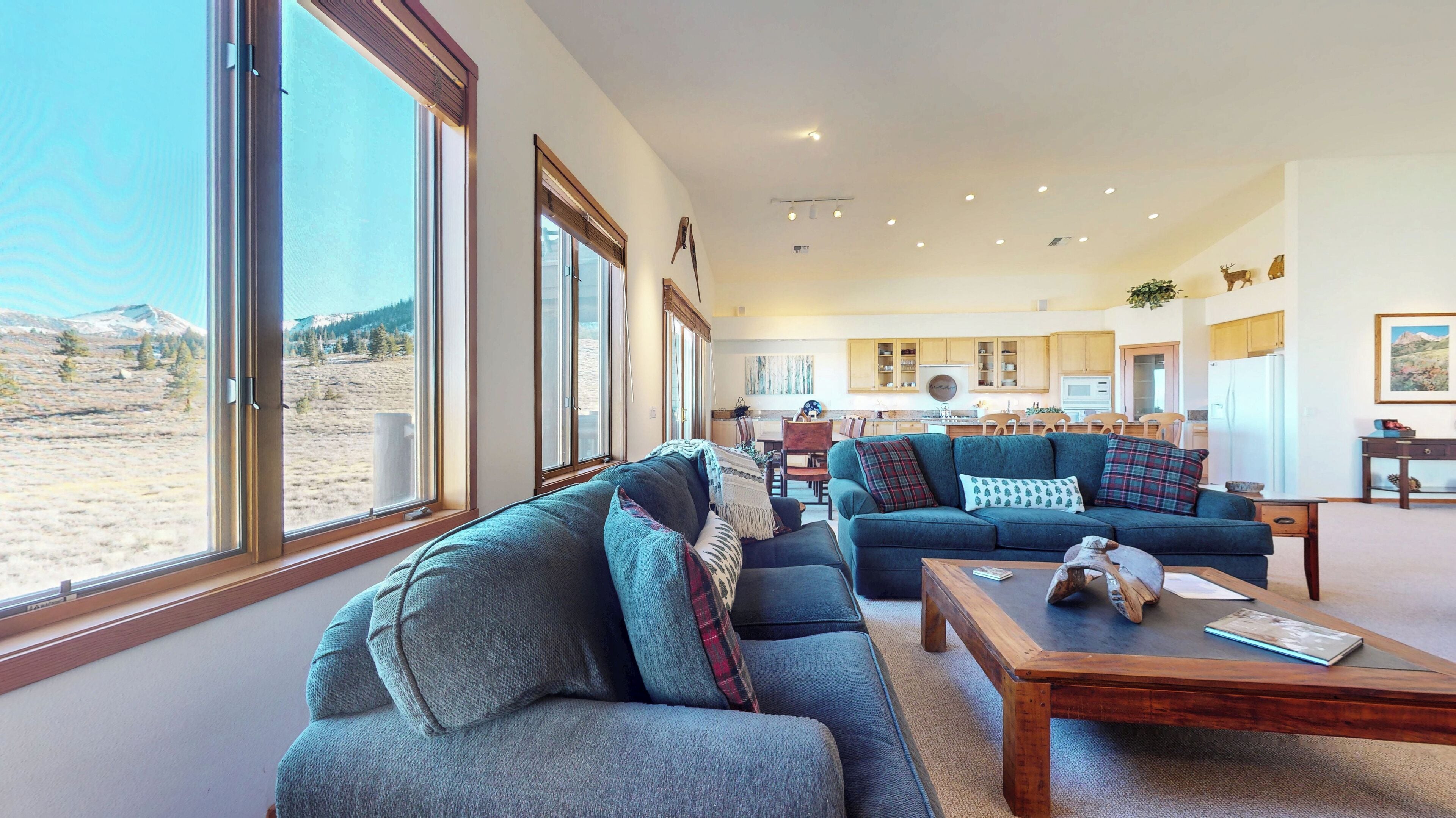 Smart TV, fireplace, offices