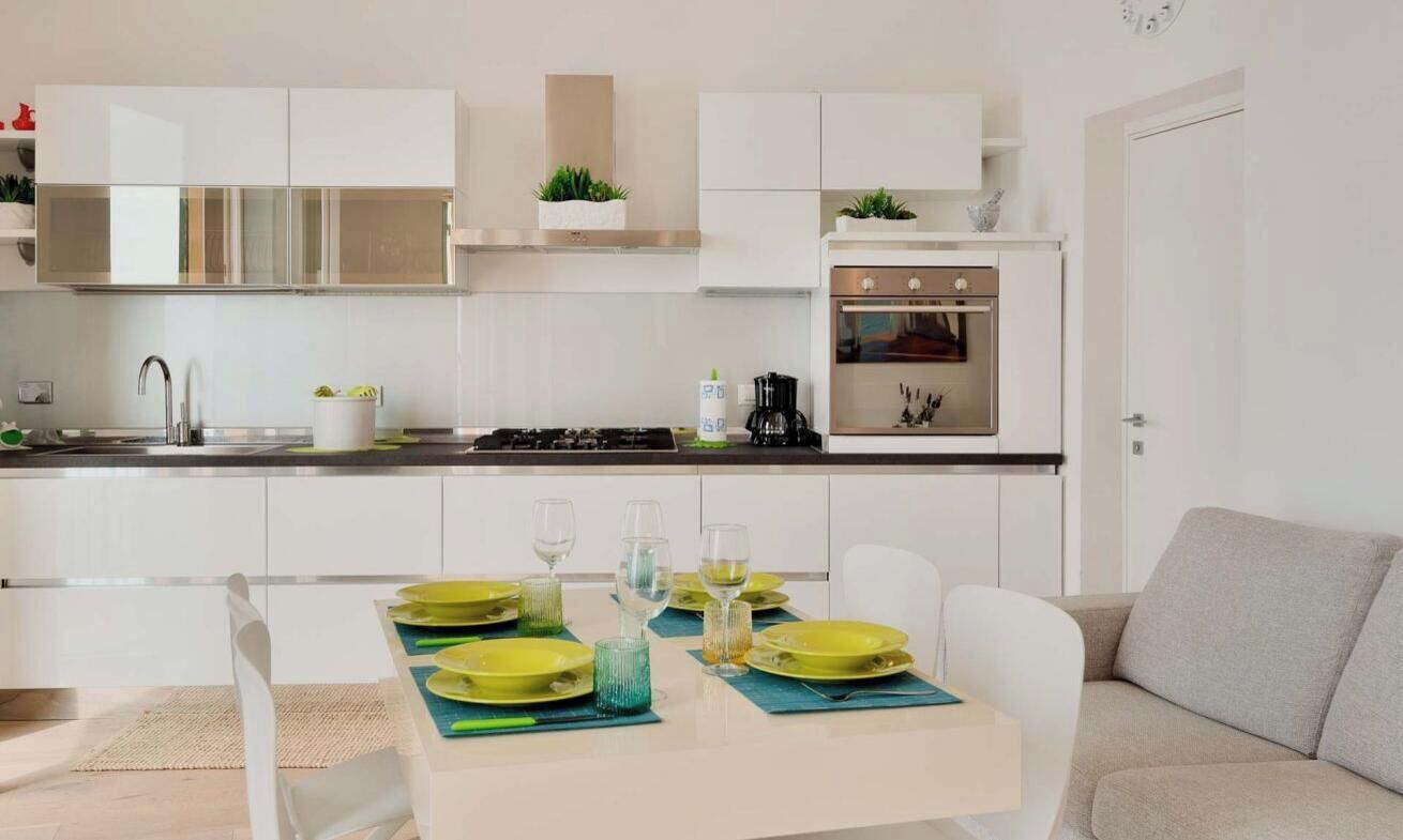 Kühlschrank, Mikrowelle, Geschirrspüler