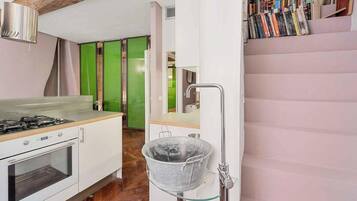 Kühlschrank, Geschirrspüler, Toaster